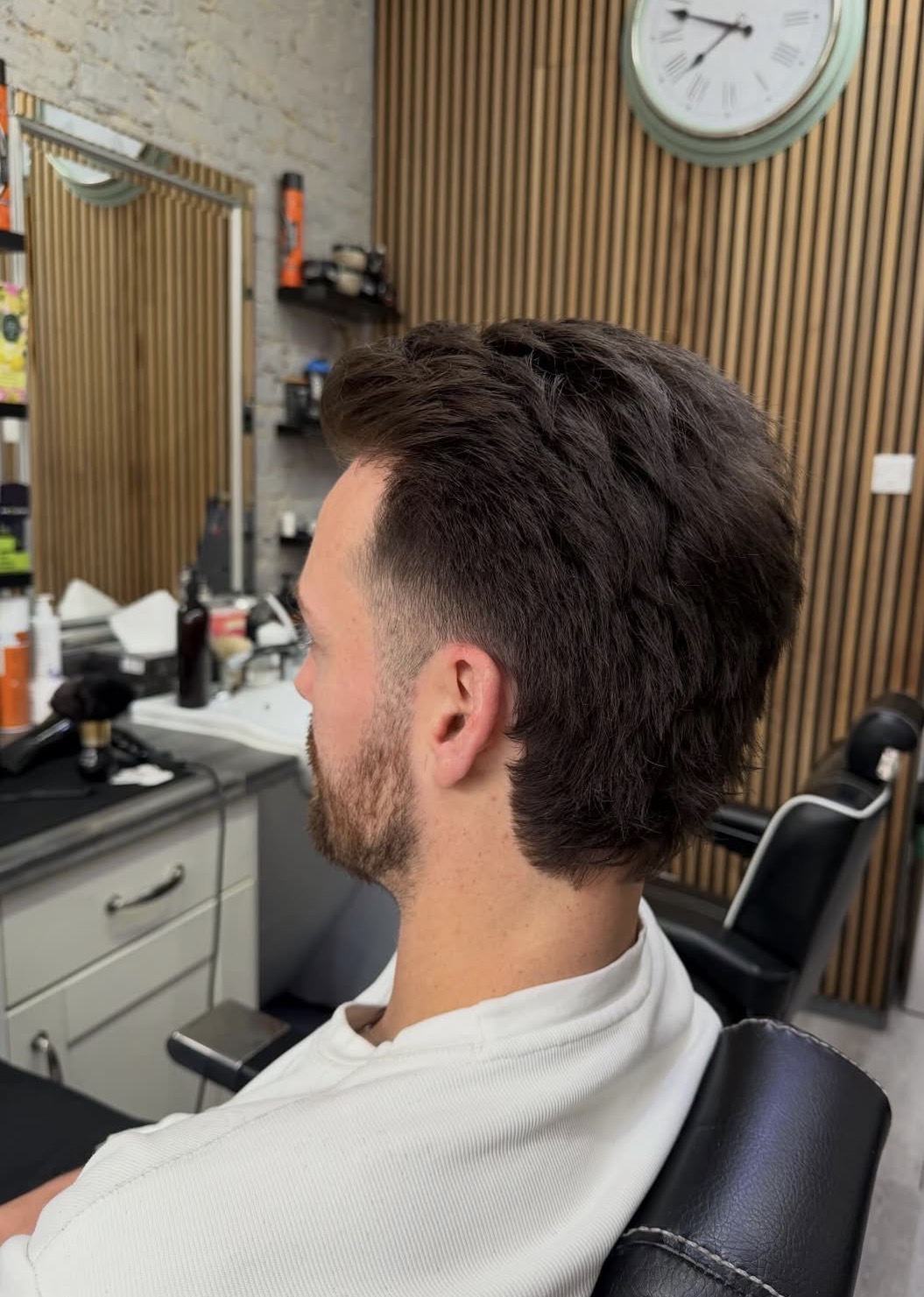 Textured crop with a low taper at the neckline