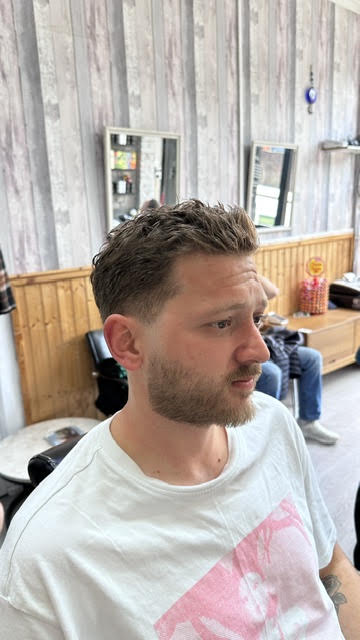 Scissor cut crop with a natural finish